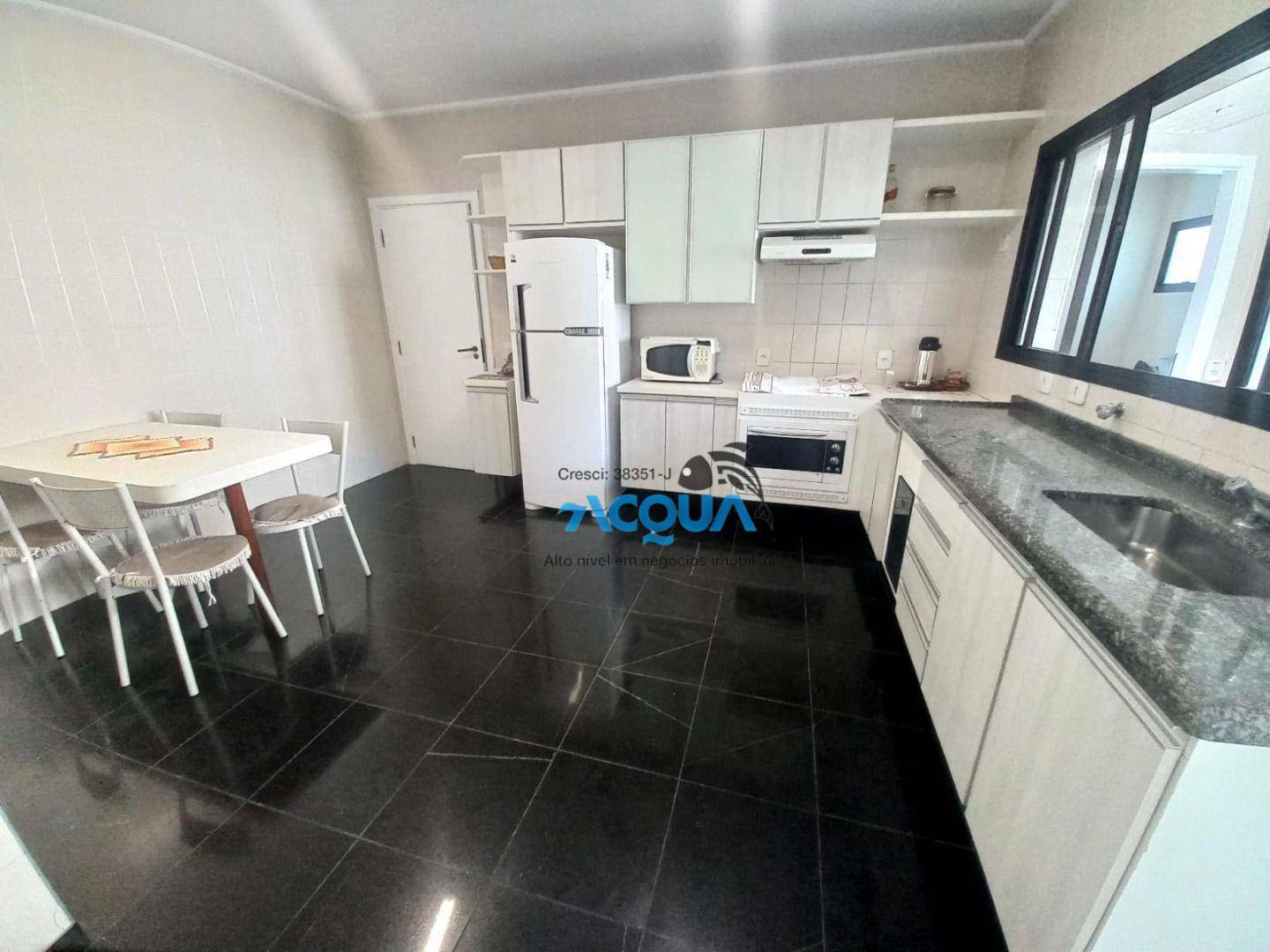 Apartamento à venda com 3 quartos, 180m² - Foto 3