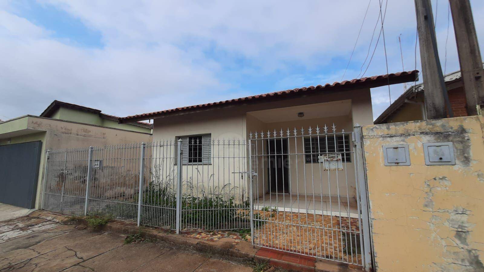 Casa à venda com 2 quartos, 150m² - Foto 1