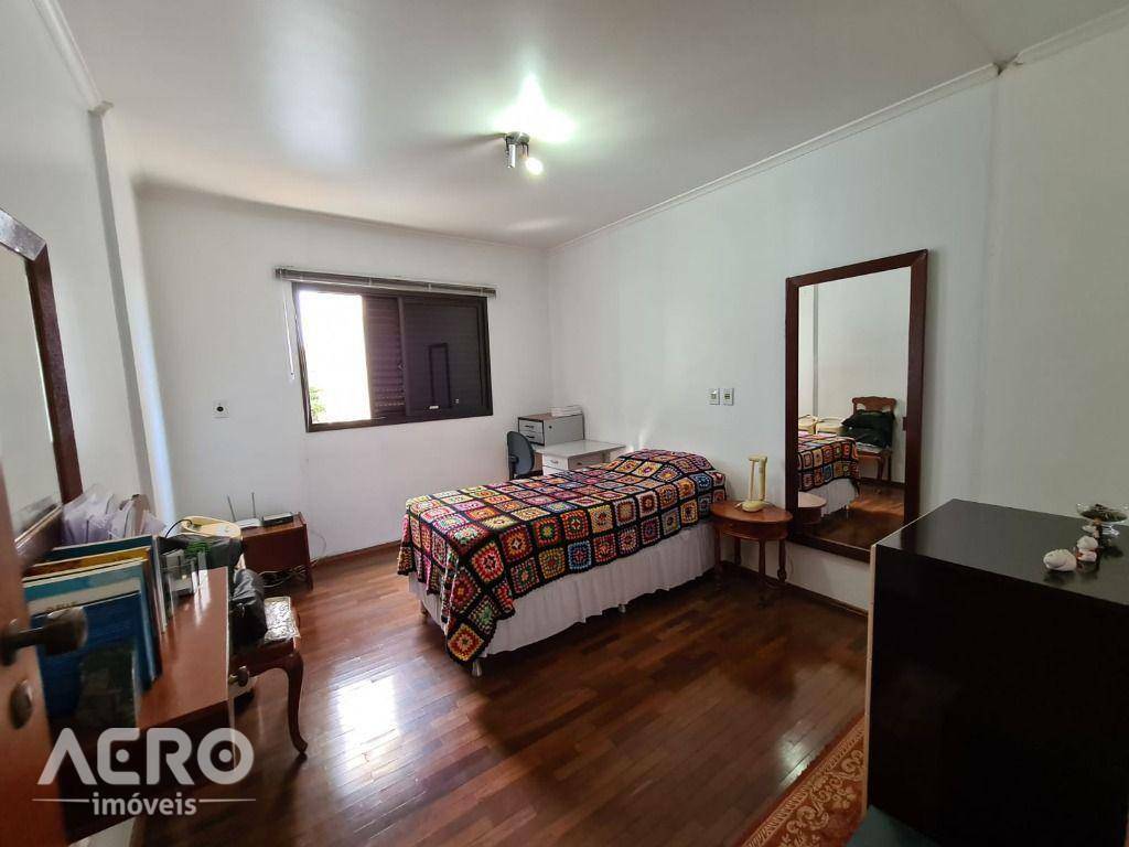 Apartamento à venda com 3 quartos, 131m² - Foto 5