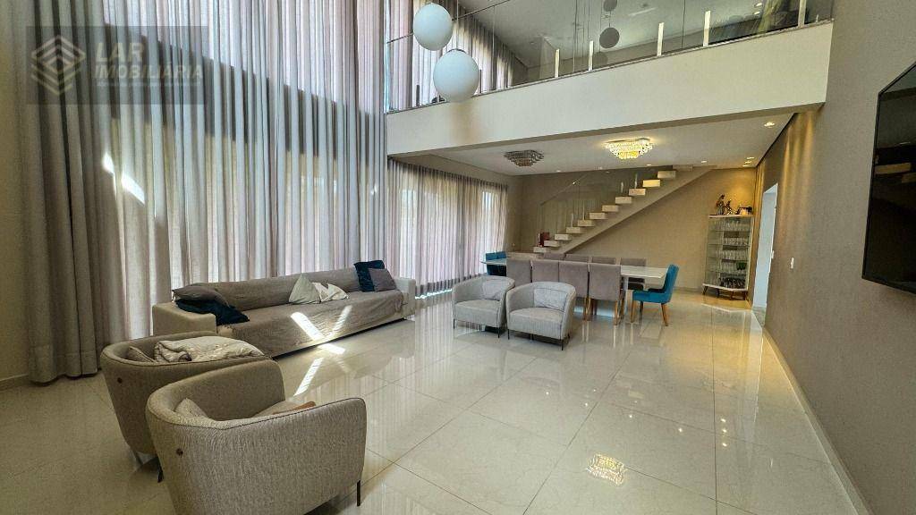 Casa de Condomínio para alugar com 4 quartos, 500m² - Foto 1