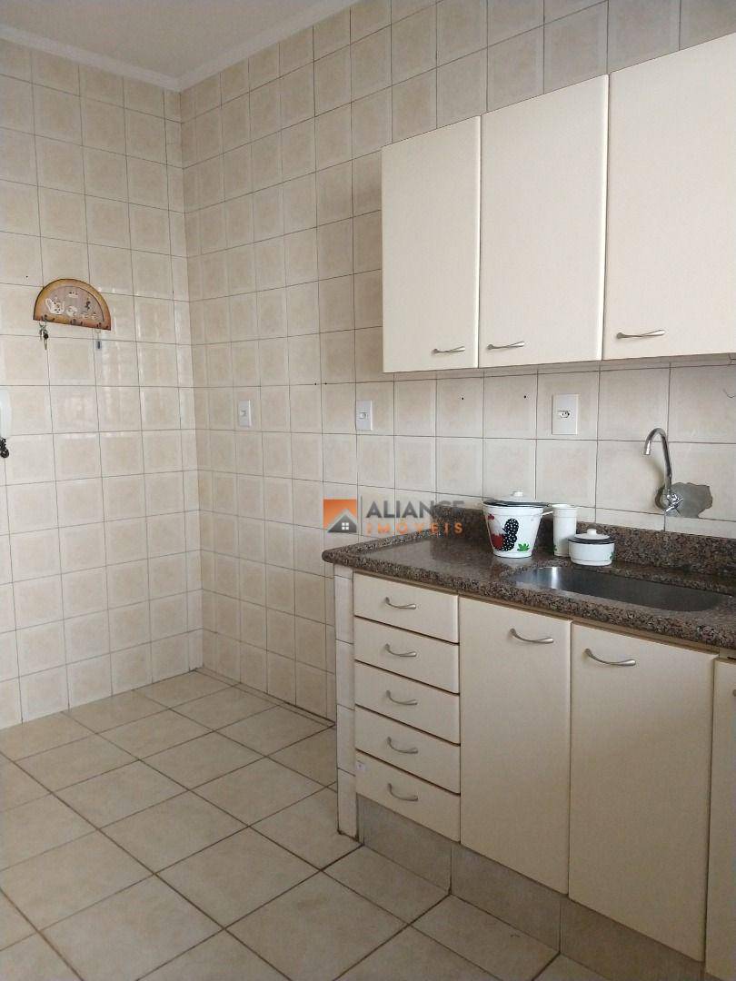 Apartamento à venda com 3 quartos, 97m² - Foto 11