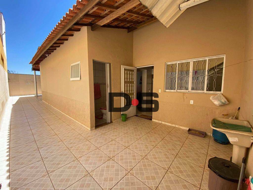 Casa à venda com 2 quartos, 120m² - Foto 13