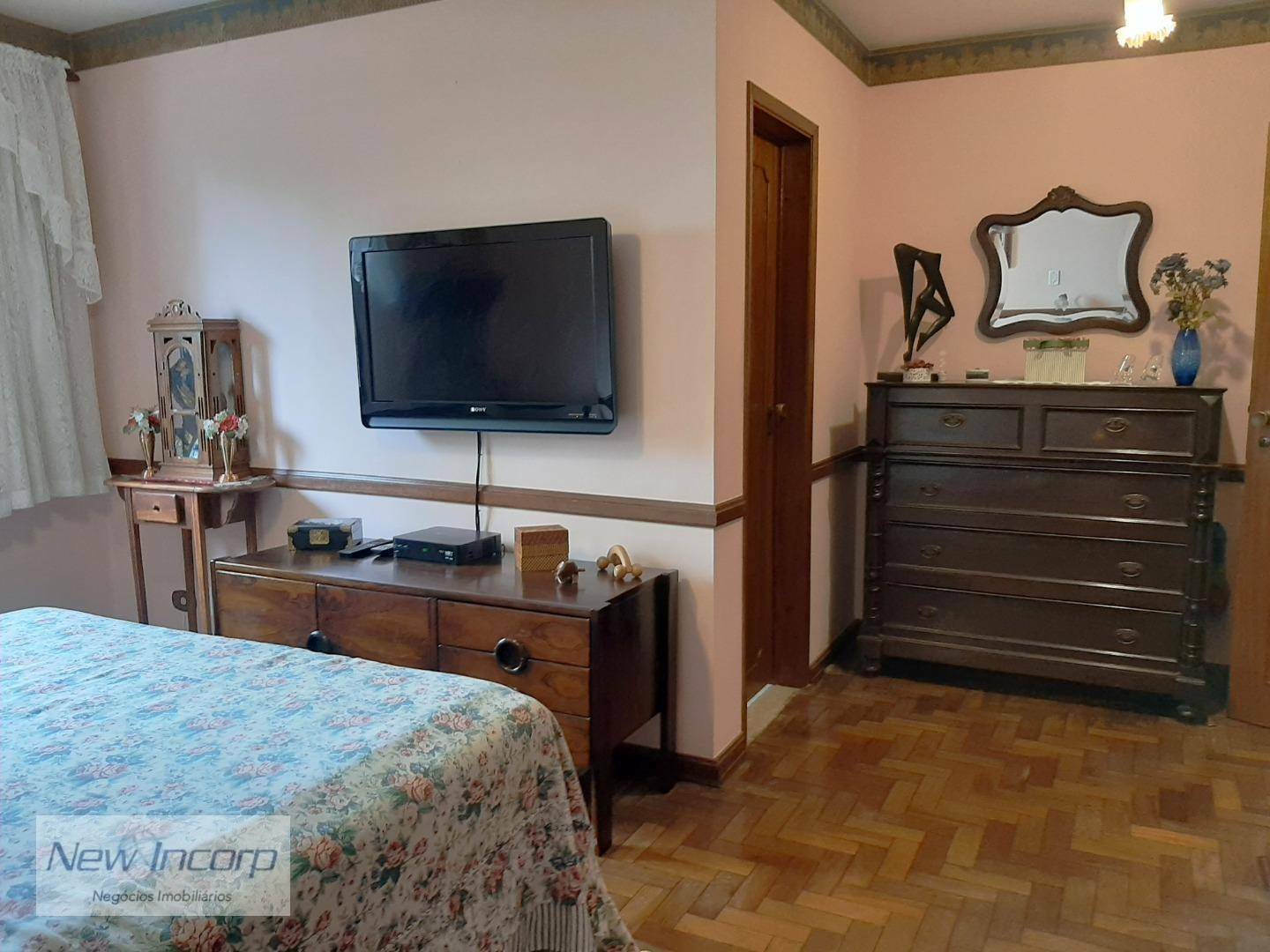 Apartamento à venda com 4 quartos, 220m² - Foto 18