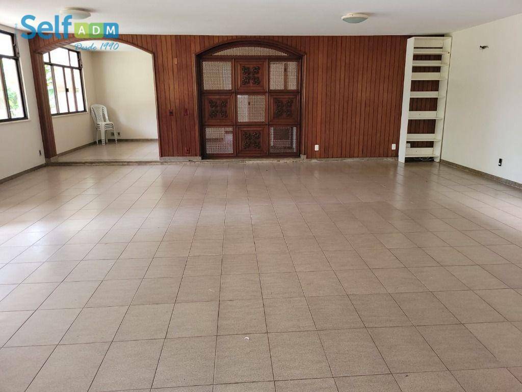 Casa para alugar com 4 quartos, 200m² - Foto 2