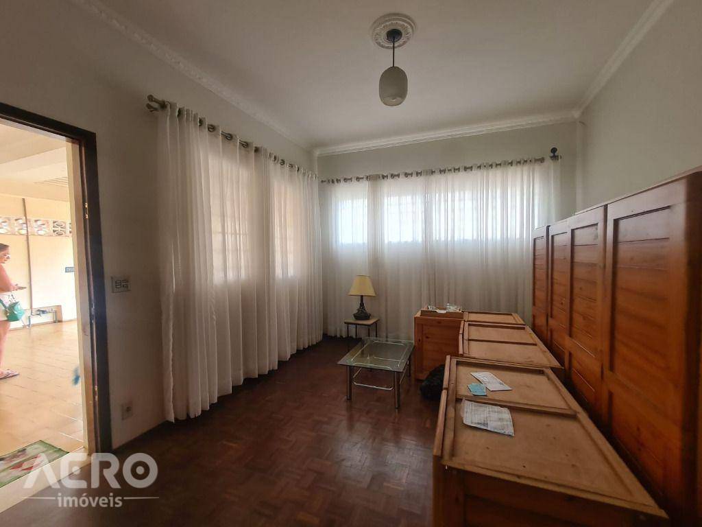 Casa à venda com 3 quartos, 190m² - Foto 3