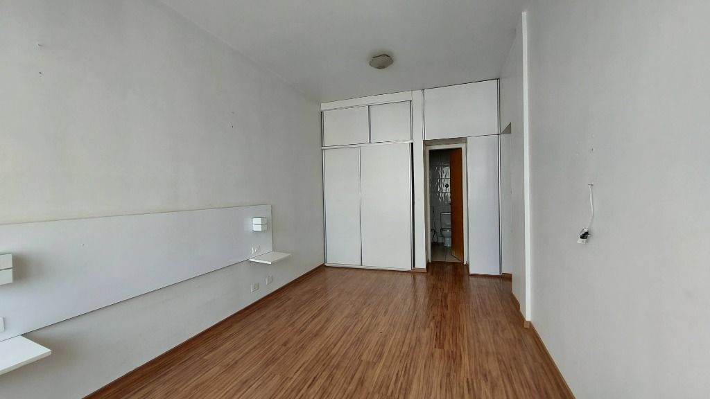 Apartamento à venda com 3 quartos, 130m² - Foto 10