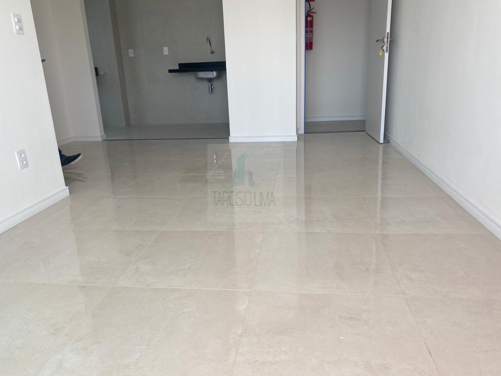 Apartamento à venda com 2 quartos, 67m² - Foto 4