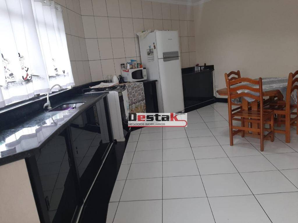Sobrado à venda com 3 quartos, 362m² - Foto 1