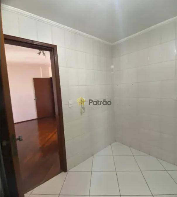 Apartamento à venda com 2 quartos, 76m² - Foto 19