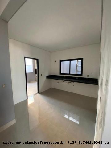 Casa de Condomínio à venda com 3 quartos, 130m² - Foto 2