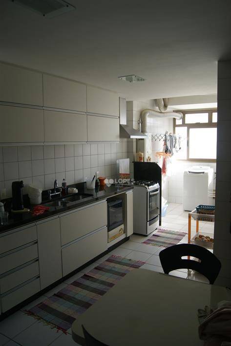 Apartamento à venda com 4 quartos, 151m² - Foto 17