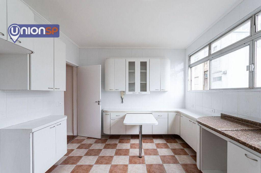 Apartamento à venda com 3 quartos, 137m² - Foto 22