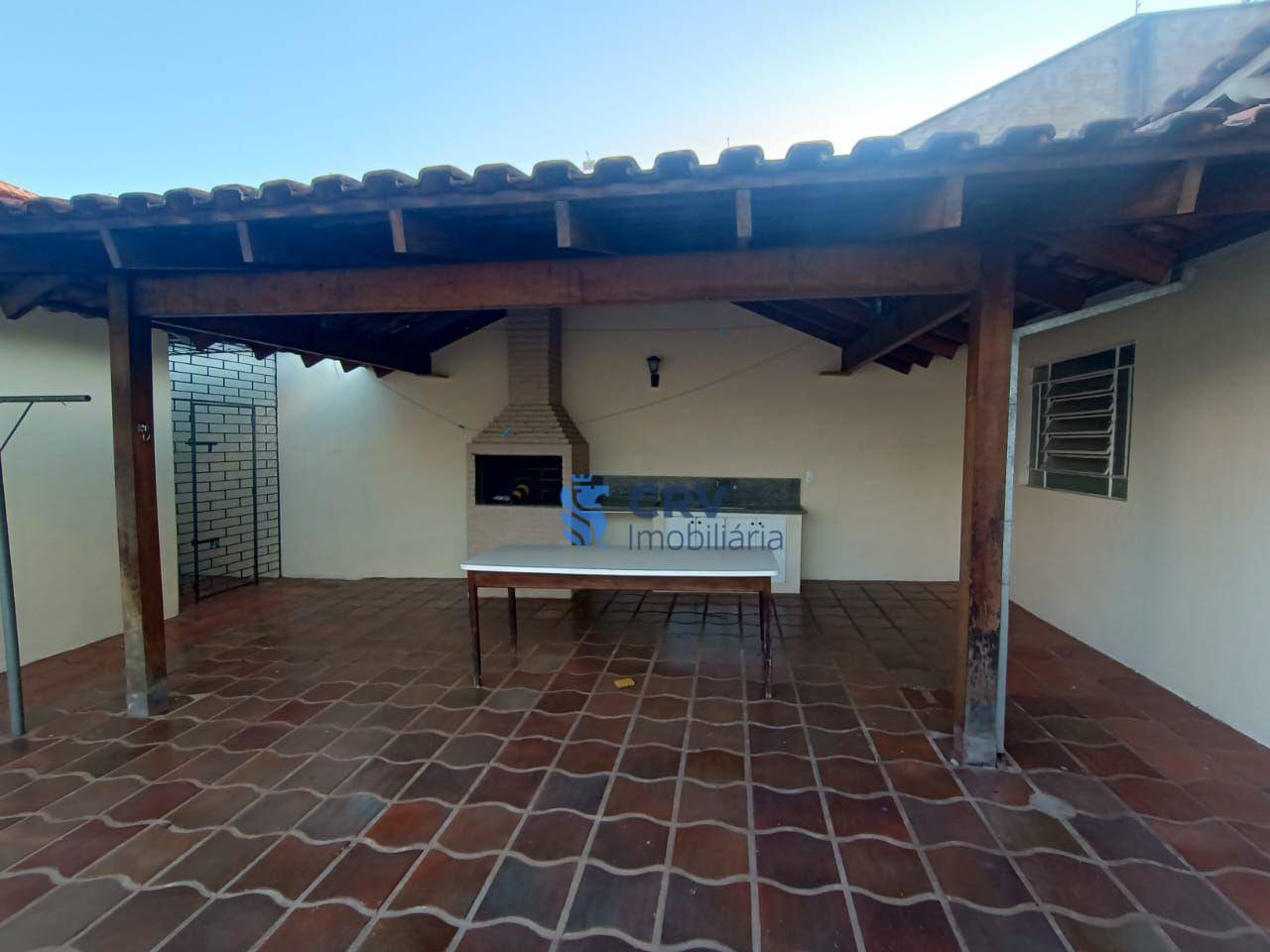 Casa para alugar com 3 quartos, 240m² - Foto 18