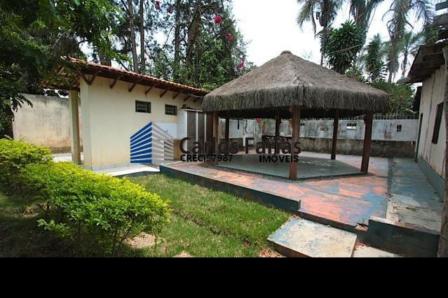 Terreno à venda com 3 quartos, 300m² - Foto 1