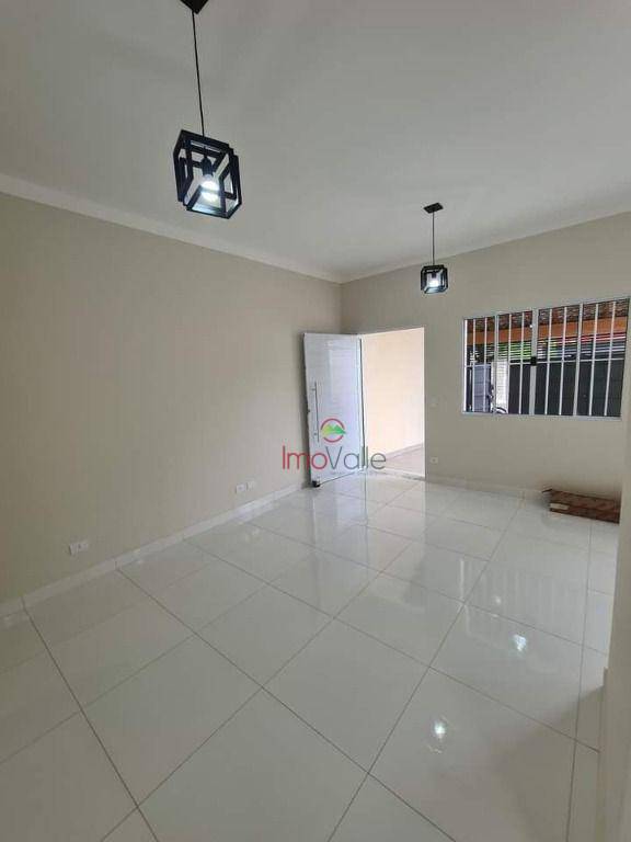 Casa à venda com 3 quartos, 161m² - Foto 2