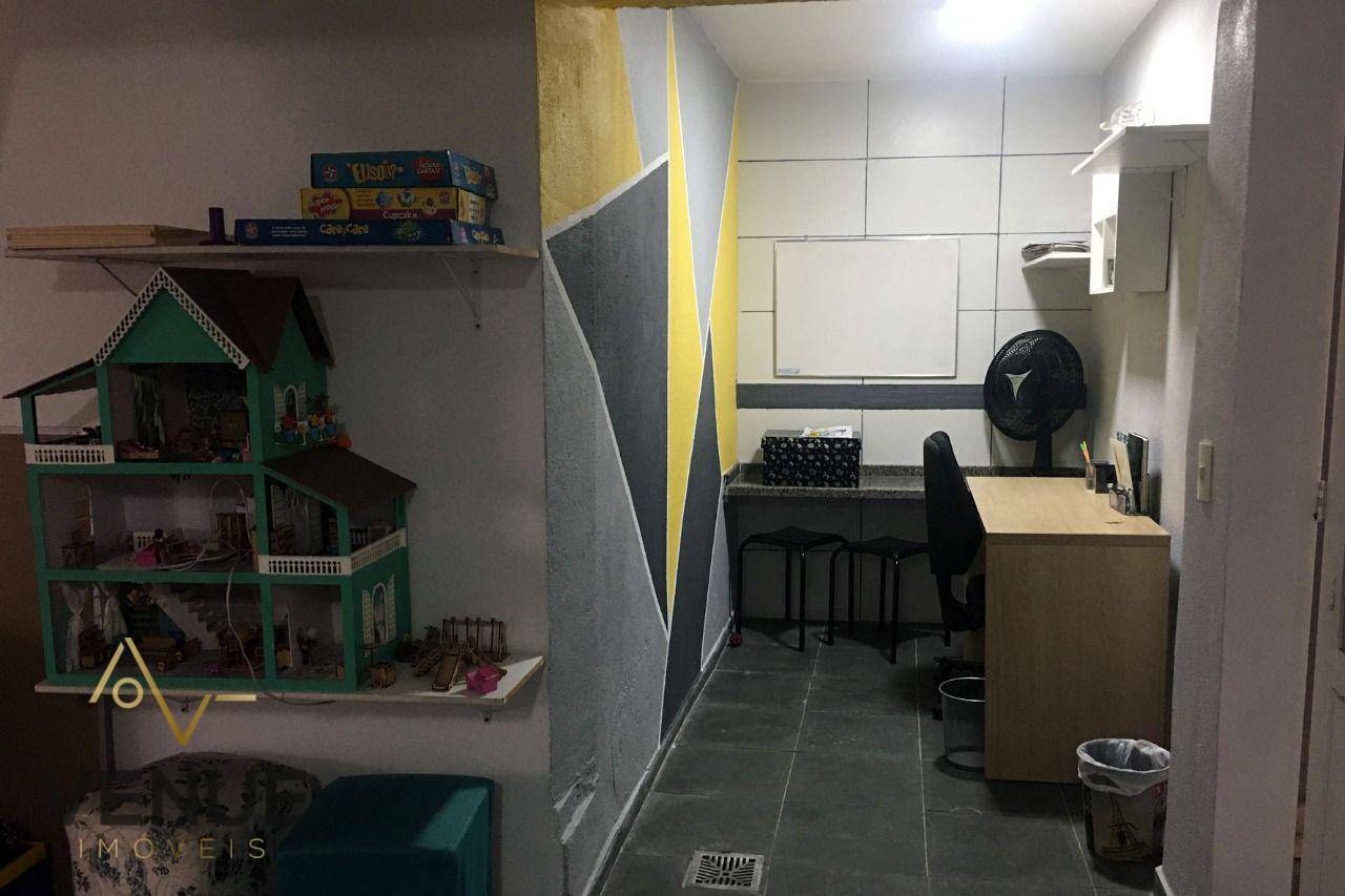 Sobrado à venda com 4 quartos, 260m² - Foto 4