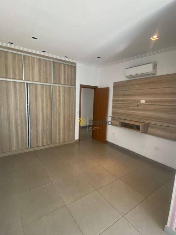 Casa à venda com 3 quartos, 421m² - Foto 8