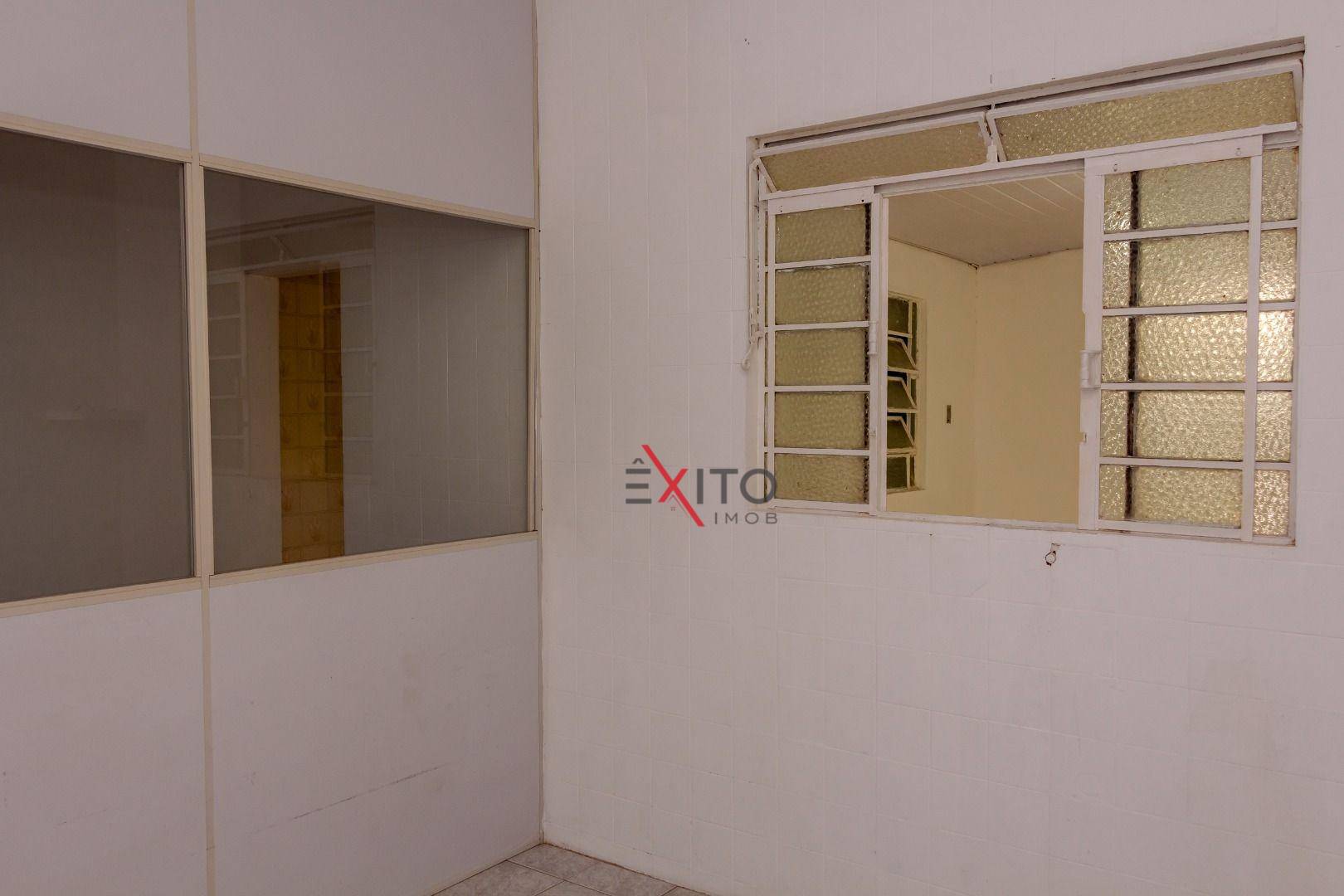 Casa para alugar com 4 quartos, 125m² - Foto 4