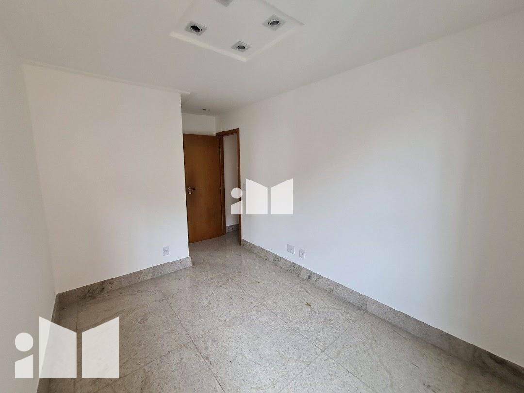 Apartamento à venda com 4 quartos, 141m² - Foto 7