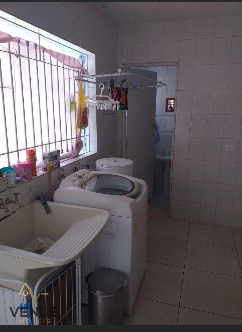 Sobrado à venda com 3 quartos, 264m² - Foto 4