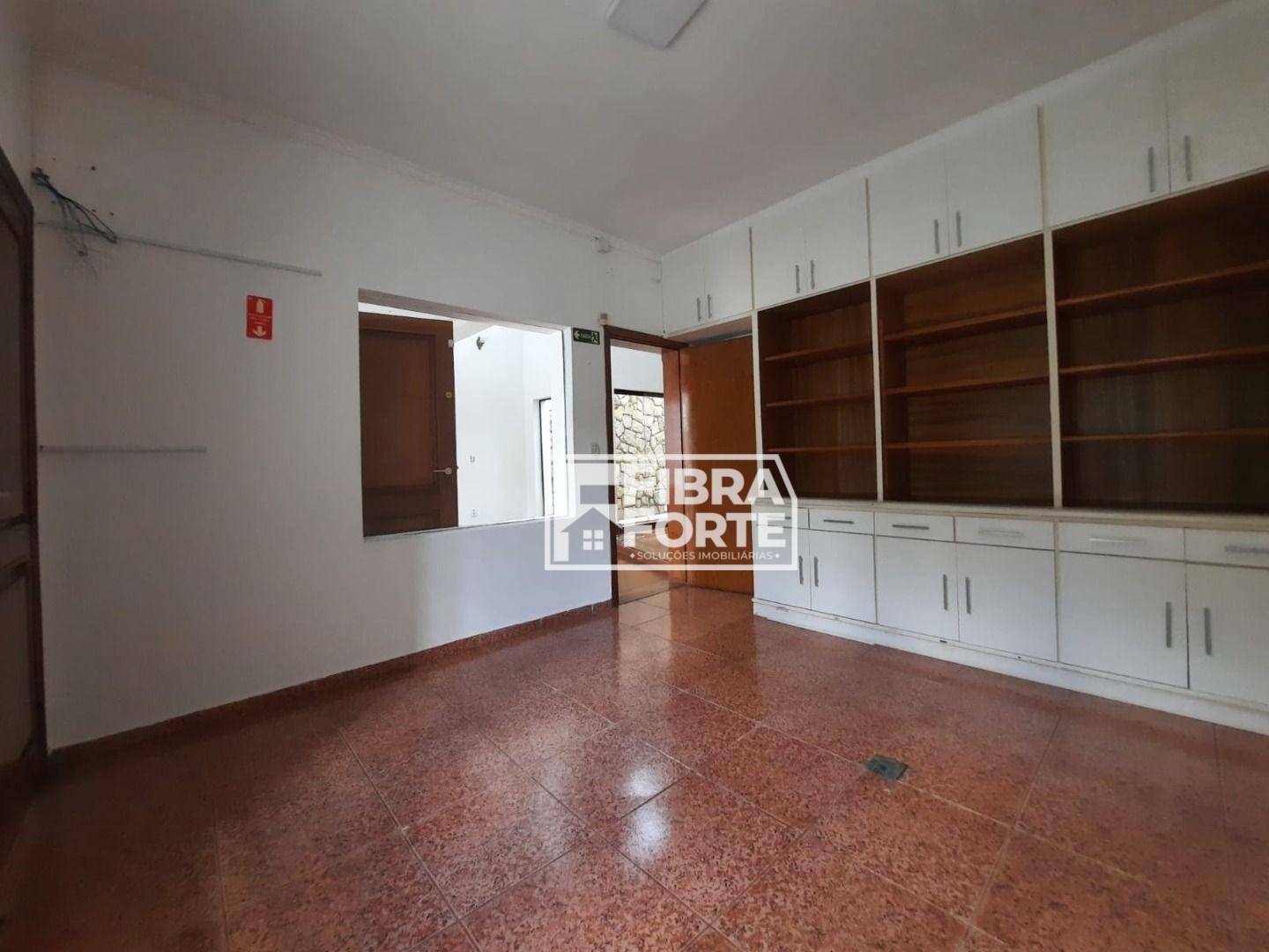 Casa para alugar com 5 quartos, 420m² - Foto 24