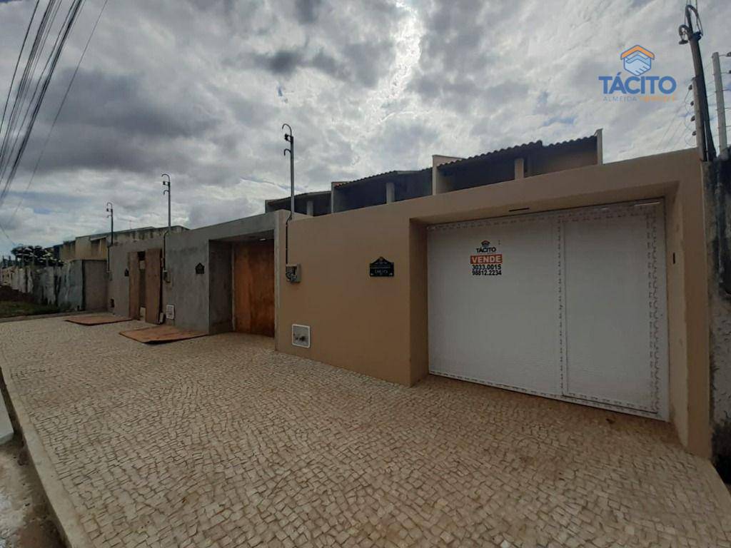 Casa à venda com 3 quartos, 131m² - Foto 2