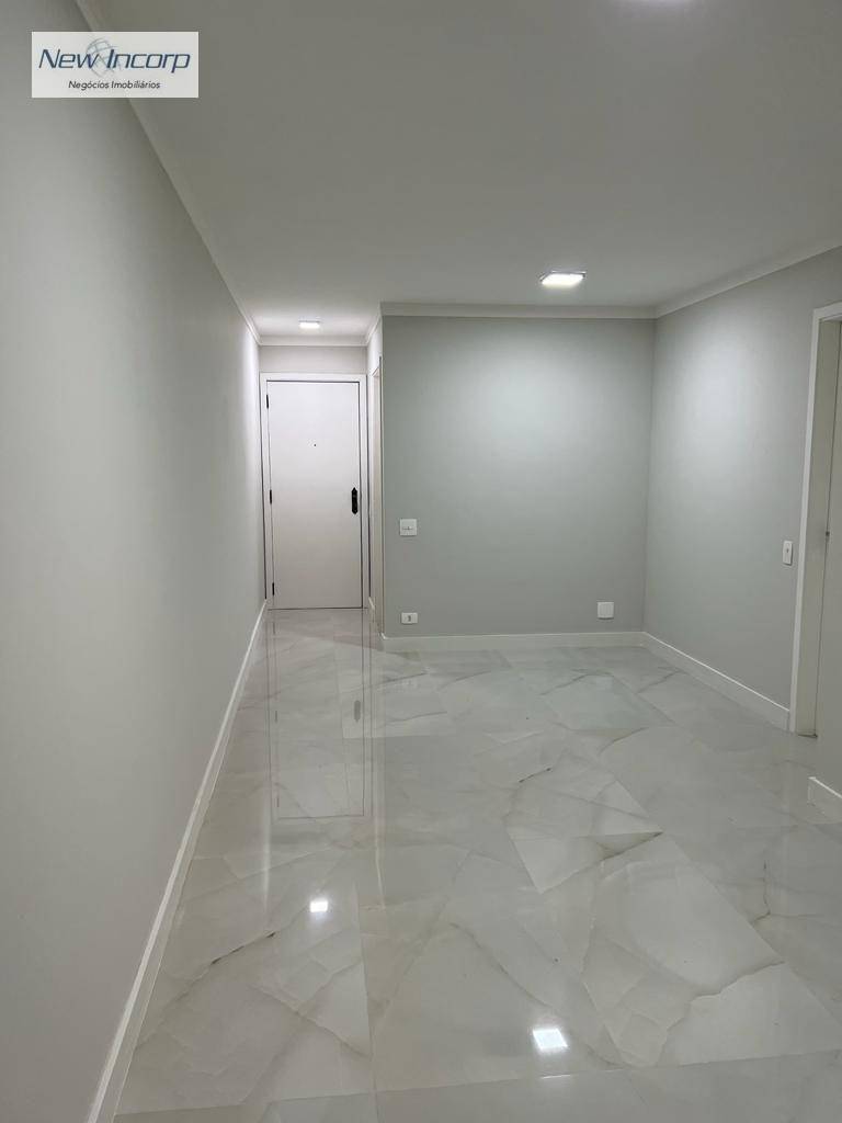 Apartamento à venda com 2 quartos, 67m² - Foto 2