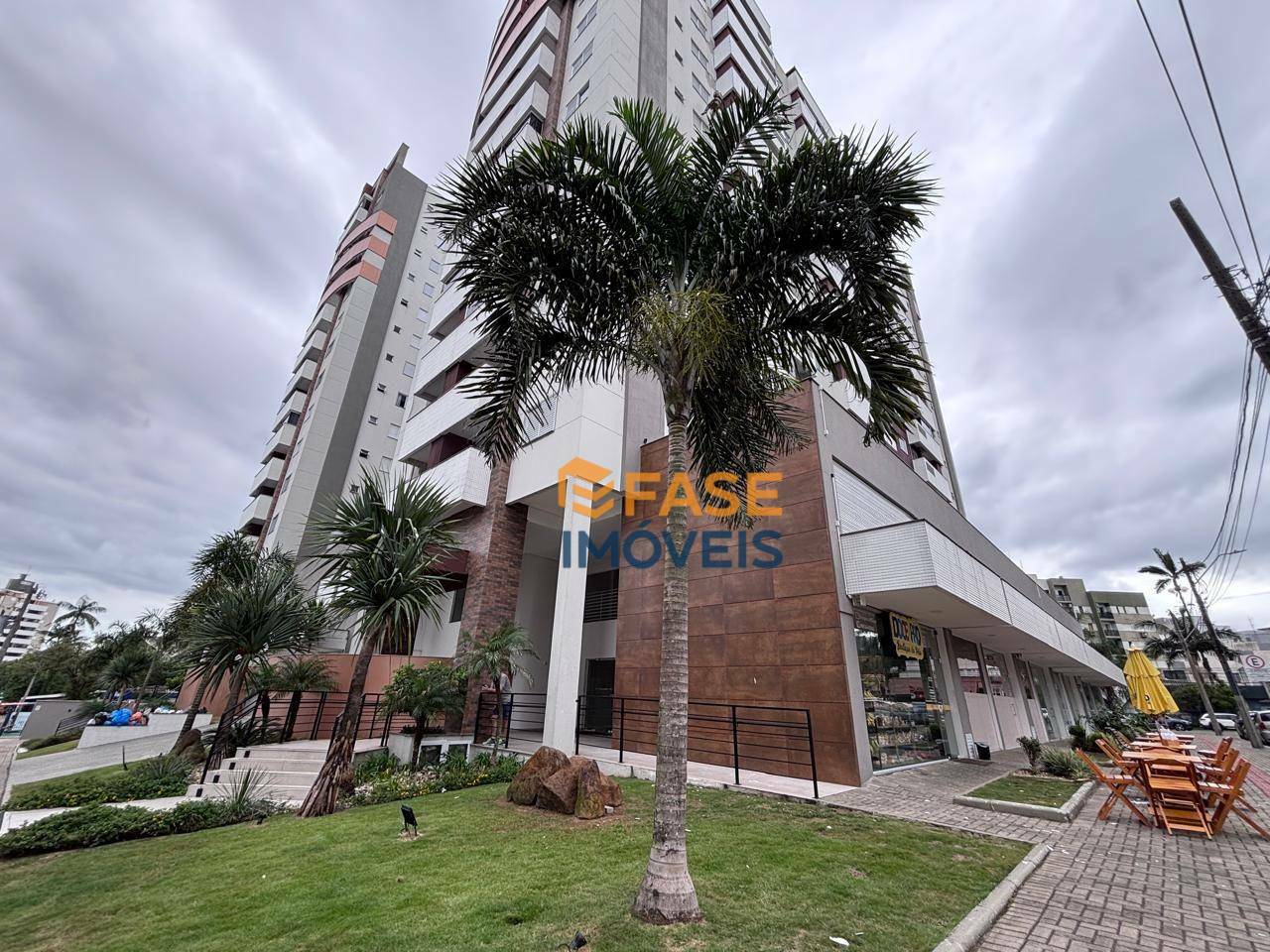 Apartamento à venda com 4 quartos, 101m² - Foto 1