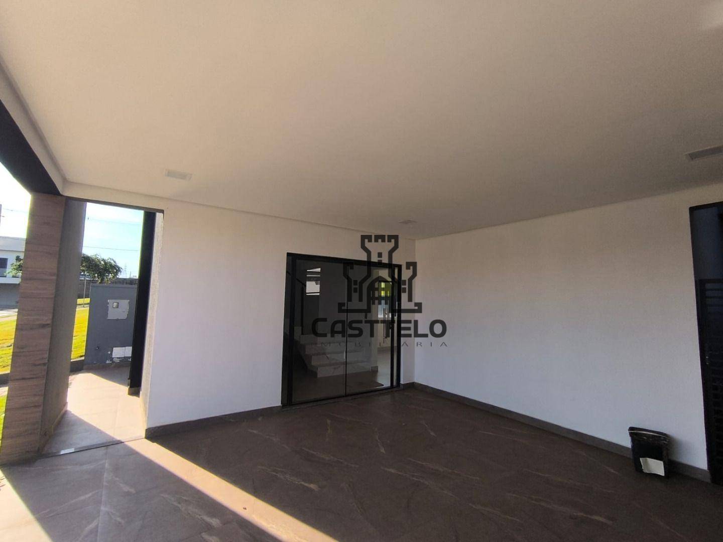 Sobrado à venda com 3 quartos, 180m² - Foto 2