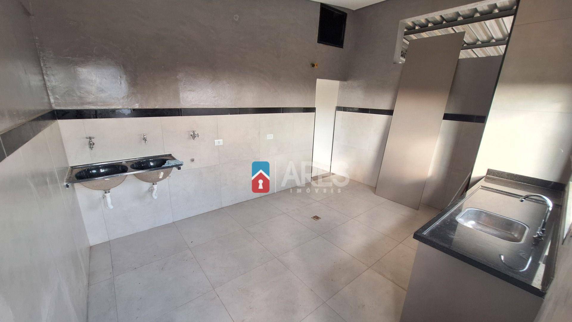 Casa para alugar com 2 quartos, 125m² - Foto 4