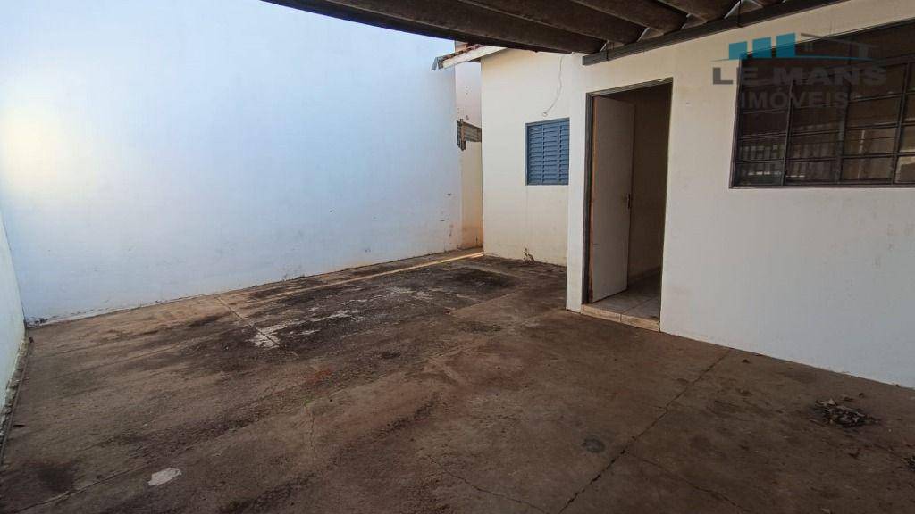 Casa de Condomínio à venda e aluguel com 2 quartos, 64m² - Foto 3