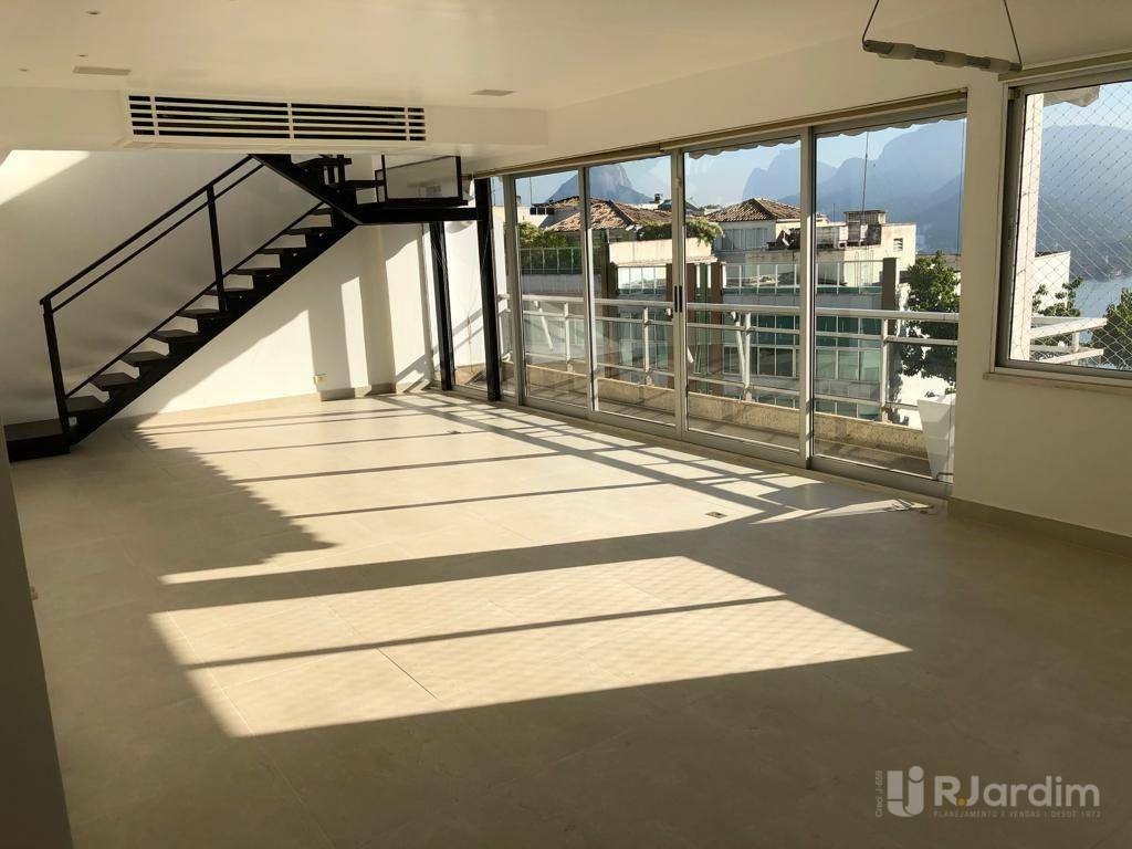 Cobertura para alugar com 3 quartos, 360m² - Foto 1