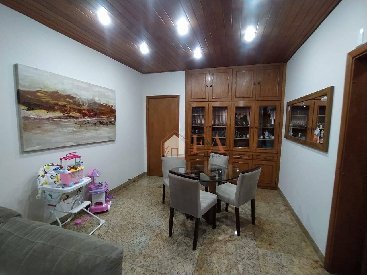 Apartamento à venda com 4 quartos, 240m² - Foto 7