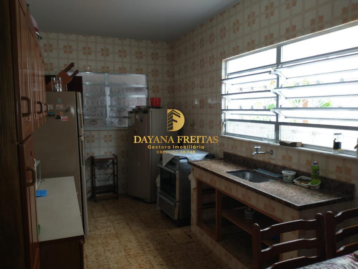 Casa à venda com 3 quartos, 206m² - Foto 15