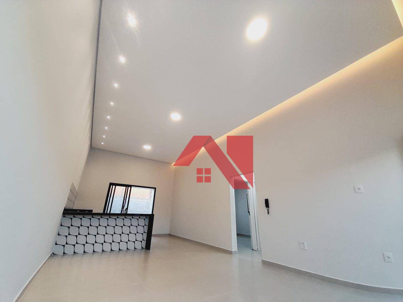 Casa à venda com 2 quartos, 110m² - Foto 2