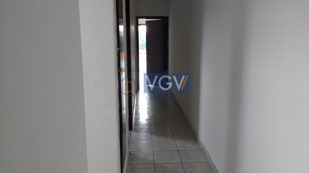 Casa para alugar com 3 quartos, 130m² - Foto 11