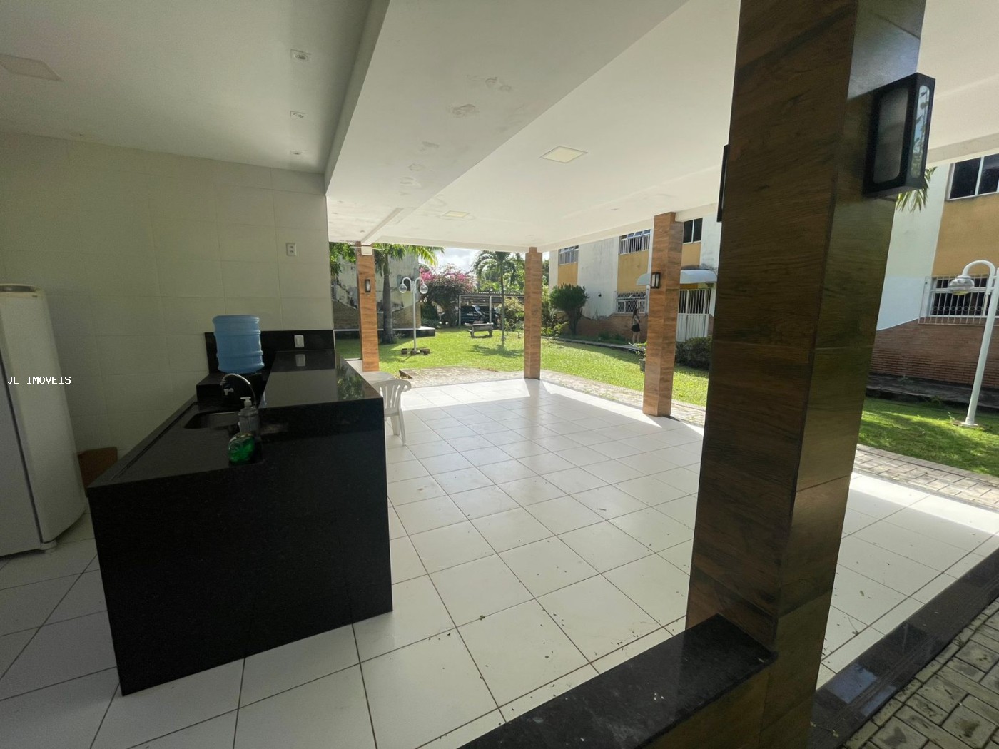 Apartamento à venda com 2 quartos, 75m² - Foto 4