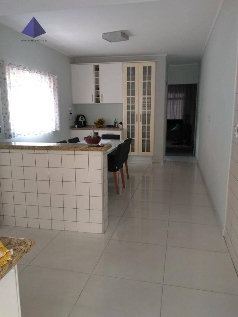 Sobrado à venda com 3 quartos, 200m² - Foto 5