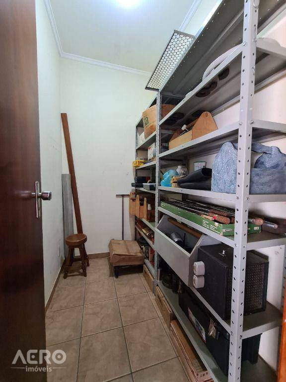 Casa à venda com 3 quartos, 280m² - Foto 12