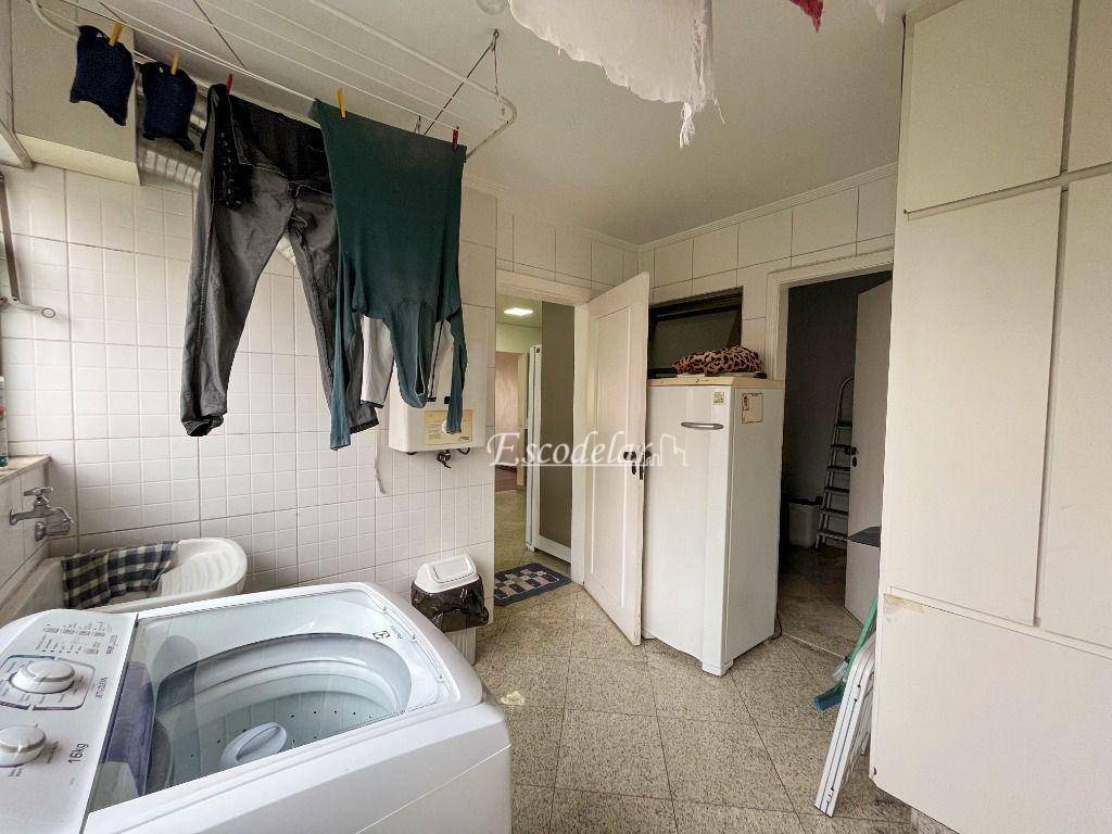 Apartamento à venda com 3 quartos, 200m² - Foto 32