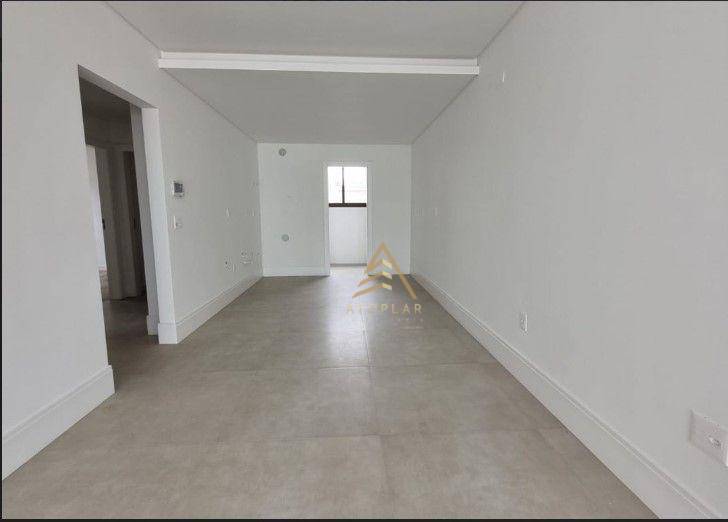 Apartamento à venda com 4 quartos, 138m² - Foto 3