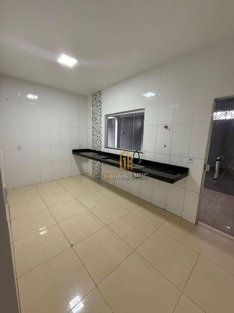 Casa à venda com 3 quartos, 98m² - Foto 2