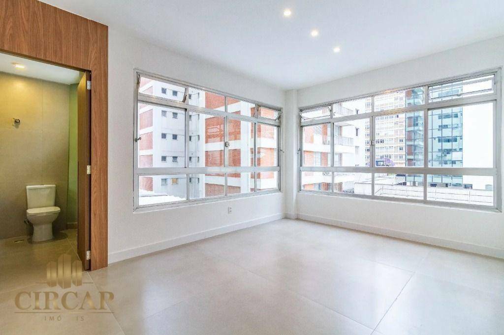 Apartamento à venda com 3 quartos, 180m² - Foto 3