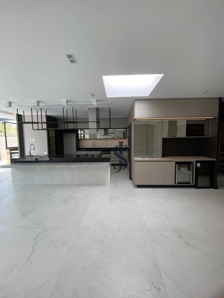 Casa à venda com 4 quartos, 250m² - Foto 6