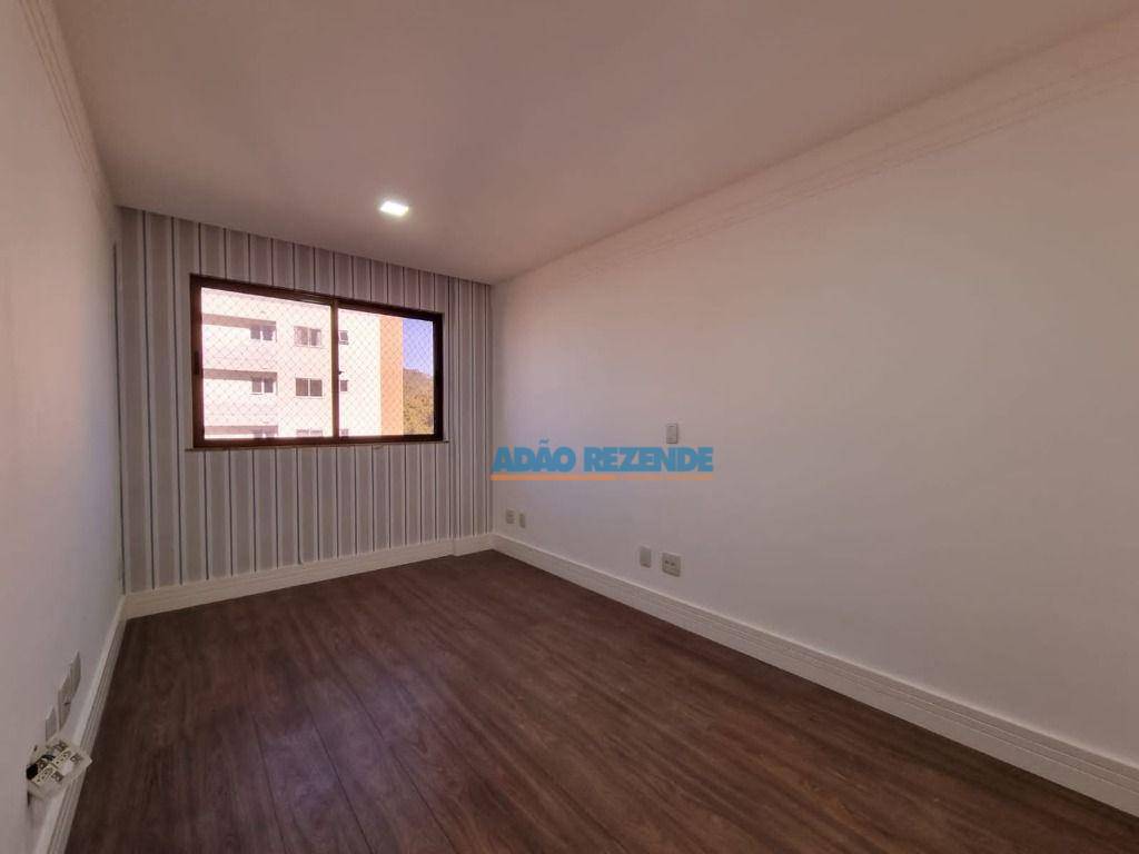 Apartamento à venda com 3 quartos, 154m² - Foto 19