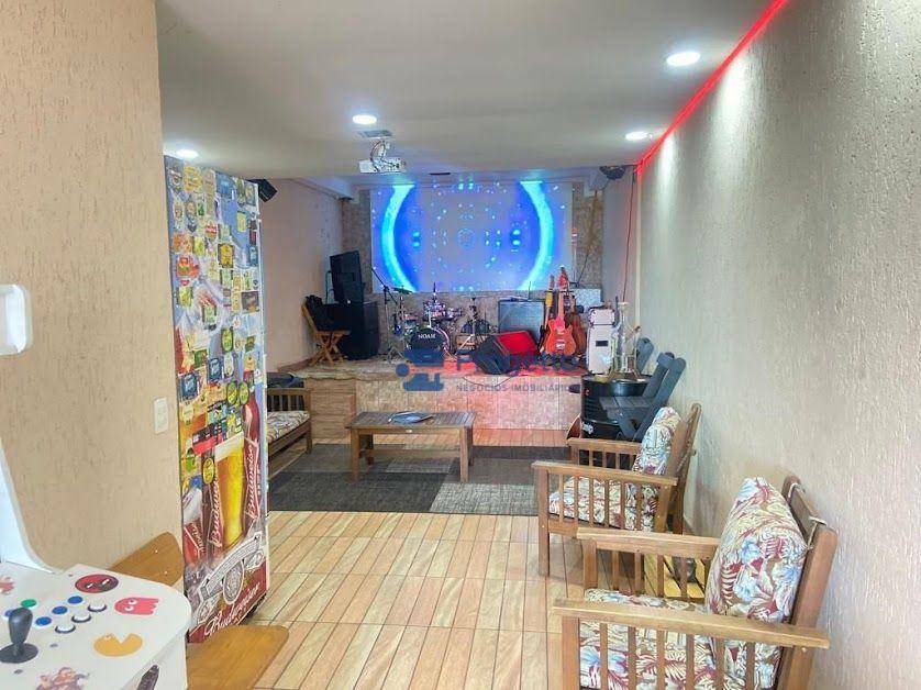 Casa de Condomínio à venda com 3 quartos, 240m² - Foto 31