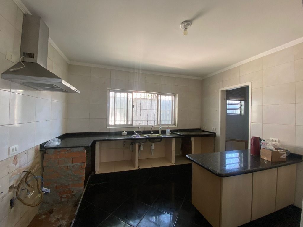 Sobrado à venda e aluguel com 3 quartos, 244m² - Foto 21