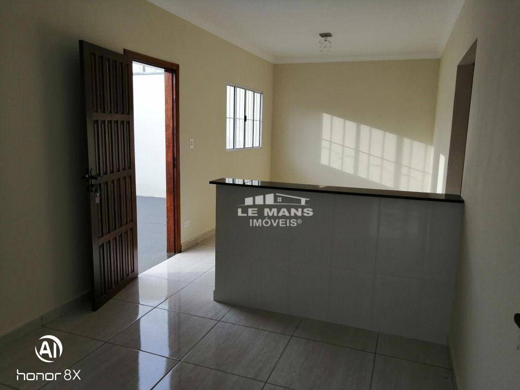 Casa à venda com 2 quartos, 52m² - Foto 3