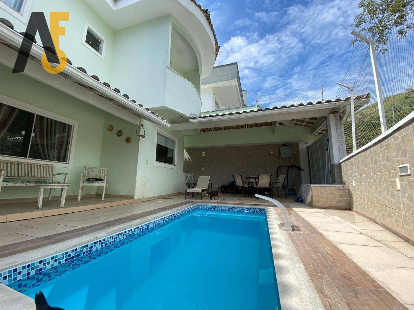 Casa de Condomínio à venda com 3 quartos, 173m² - Foto 2