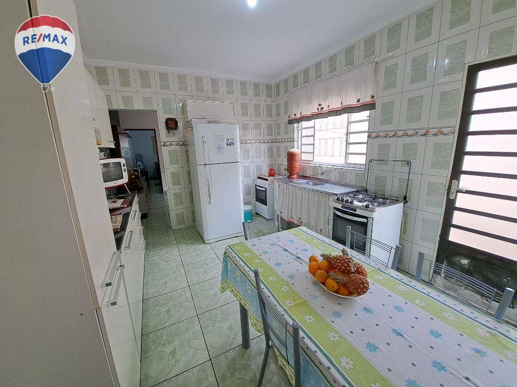 Casa à venda com 2 quartos, 67m² - Foto 13